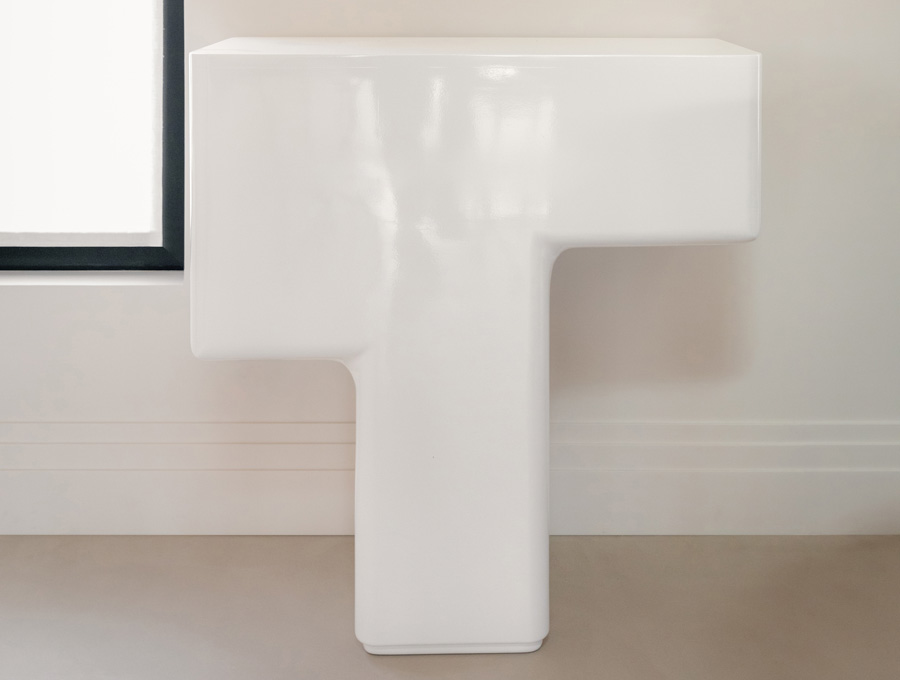 Commode design conçue par l’architecte Emmanuelle Neciolli