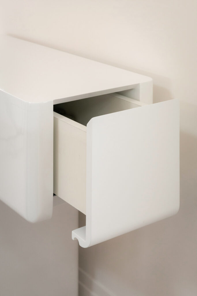 Commode design conçue par l’architecte Emmanuelle Neciolli